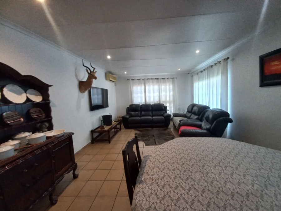 3 Bedroom Property for Sale in Safari Gardens North West